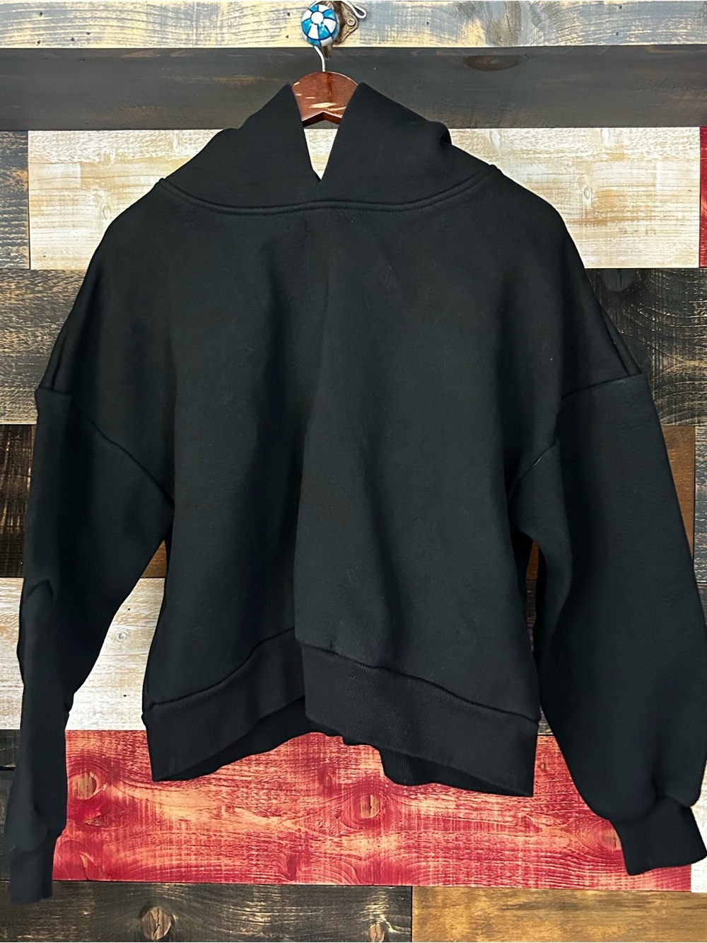 NWT Saint Alexander medium Men's Black Hoodie Sweatshirt - Classic Pullover